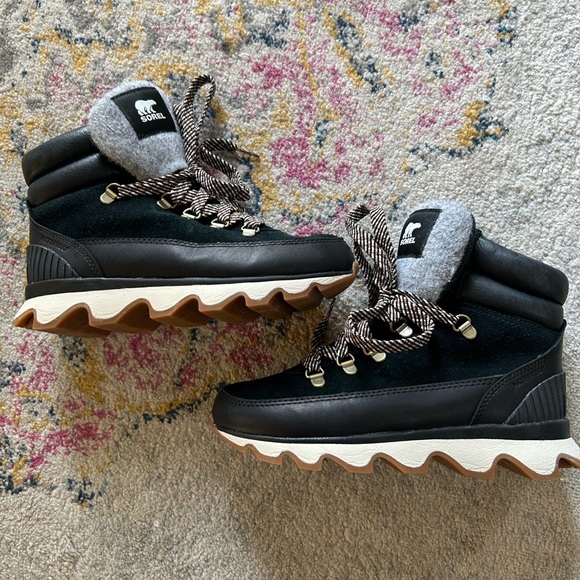 Sorel Kinetic Conquest Boot - Picture 2 of 5